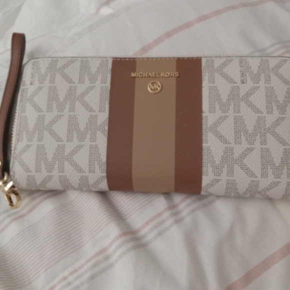 Michael Kors Handbags - 💥 SOLD SOLD 💥